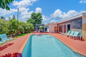 Elegant House with Pool & Tropical Backyard